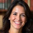 Retrato de la autora Elena Ríos, con una sonrisa amable.